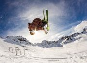 开云下载-绿茵场上的东决，冰岛足球用纪律与雄心拿下关键战