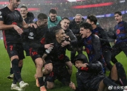 开云APP-包含巴萨连八强不胜，欧冠梦碎再次的词条