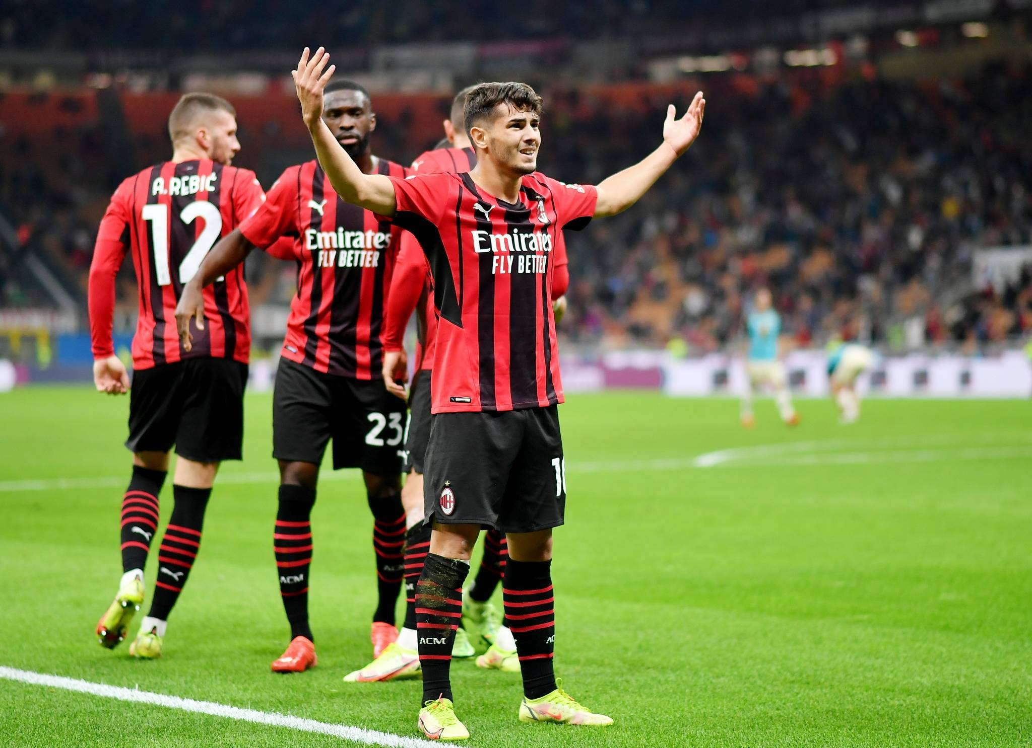 包含AC米兰客场击败巴黎圣日耳曼,晋级欧冠四强的词条 包含AC米兰客场击败巴黎圣日耳曼,晋级欧冠四强的词条