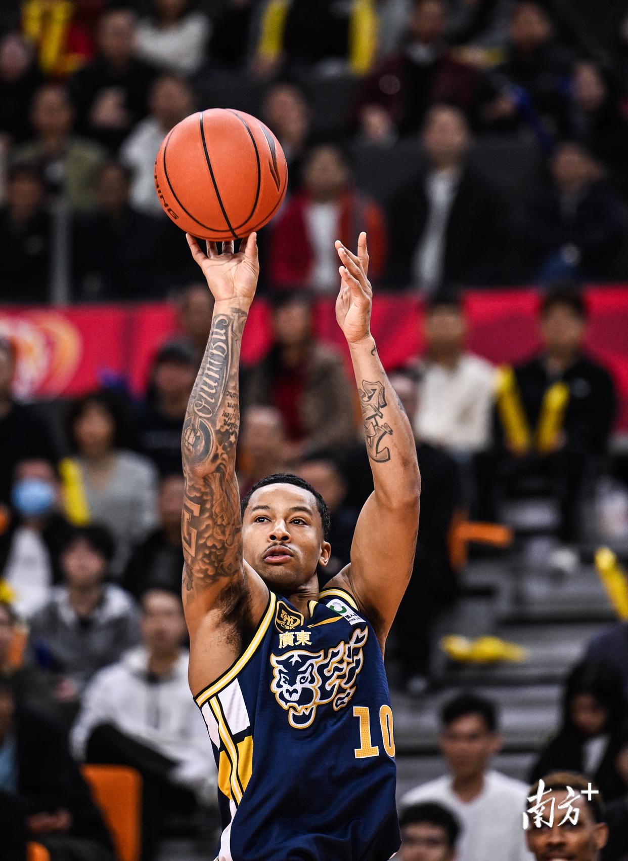 全新球员表现抢眼，球队前景看好的简单介绍