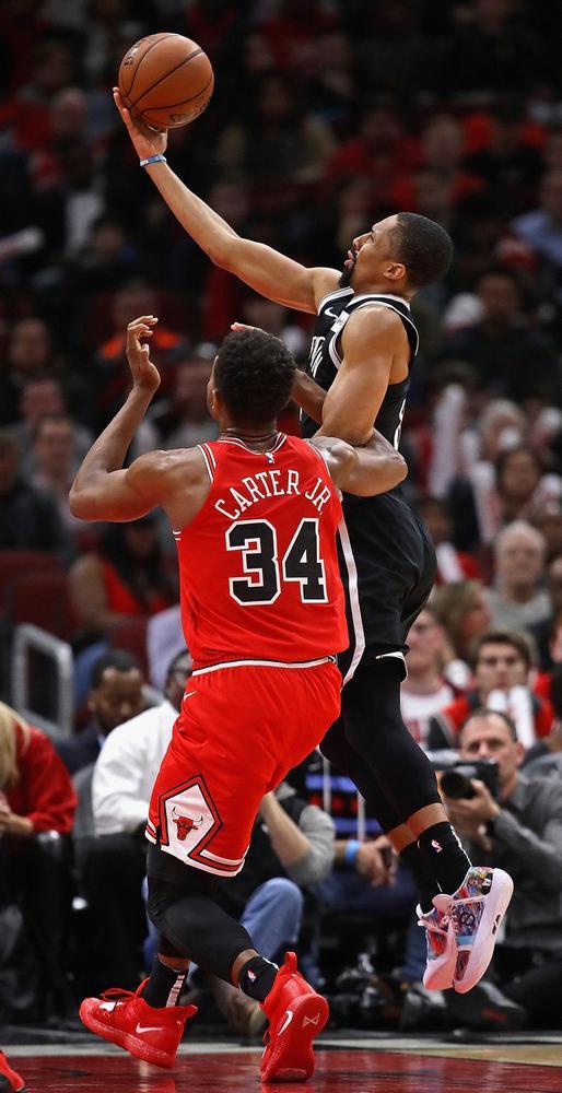 俄罗斯球员传射造点，帮助球队取胜