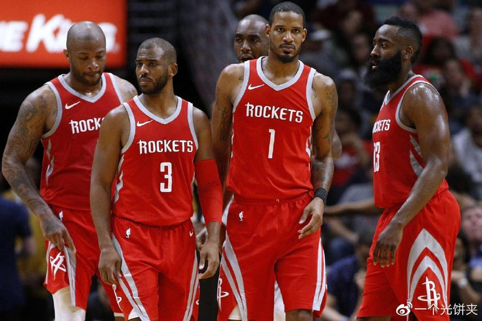 包含关键时刻抢分成功，团队默契大增的词条