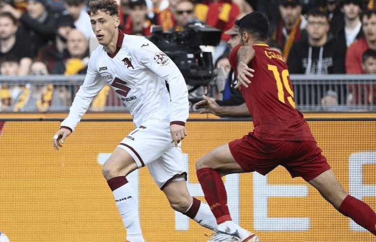 包含热那亚击败对手，挤进意甲积分榜前十的词条