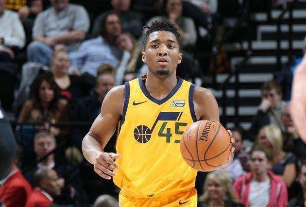 关于开拓者不敌人，主教练批评球队态度不端正的信息