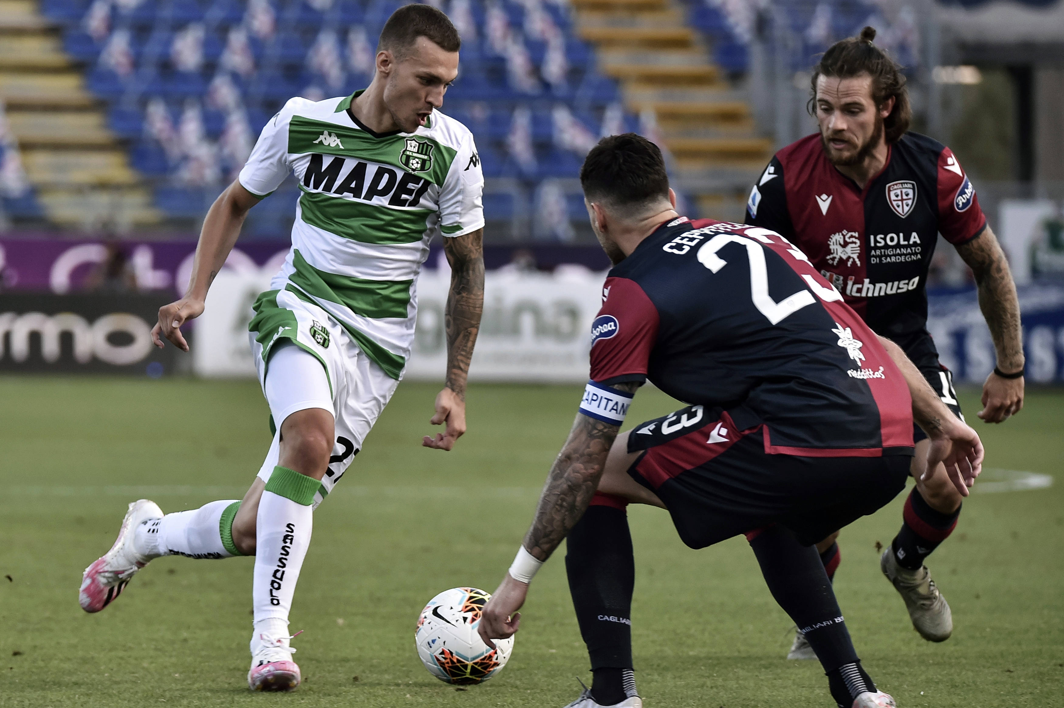 那不勒斯在主场战胜萨索洛，保持胜利步伐