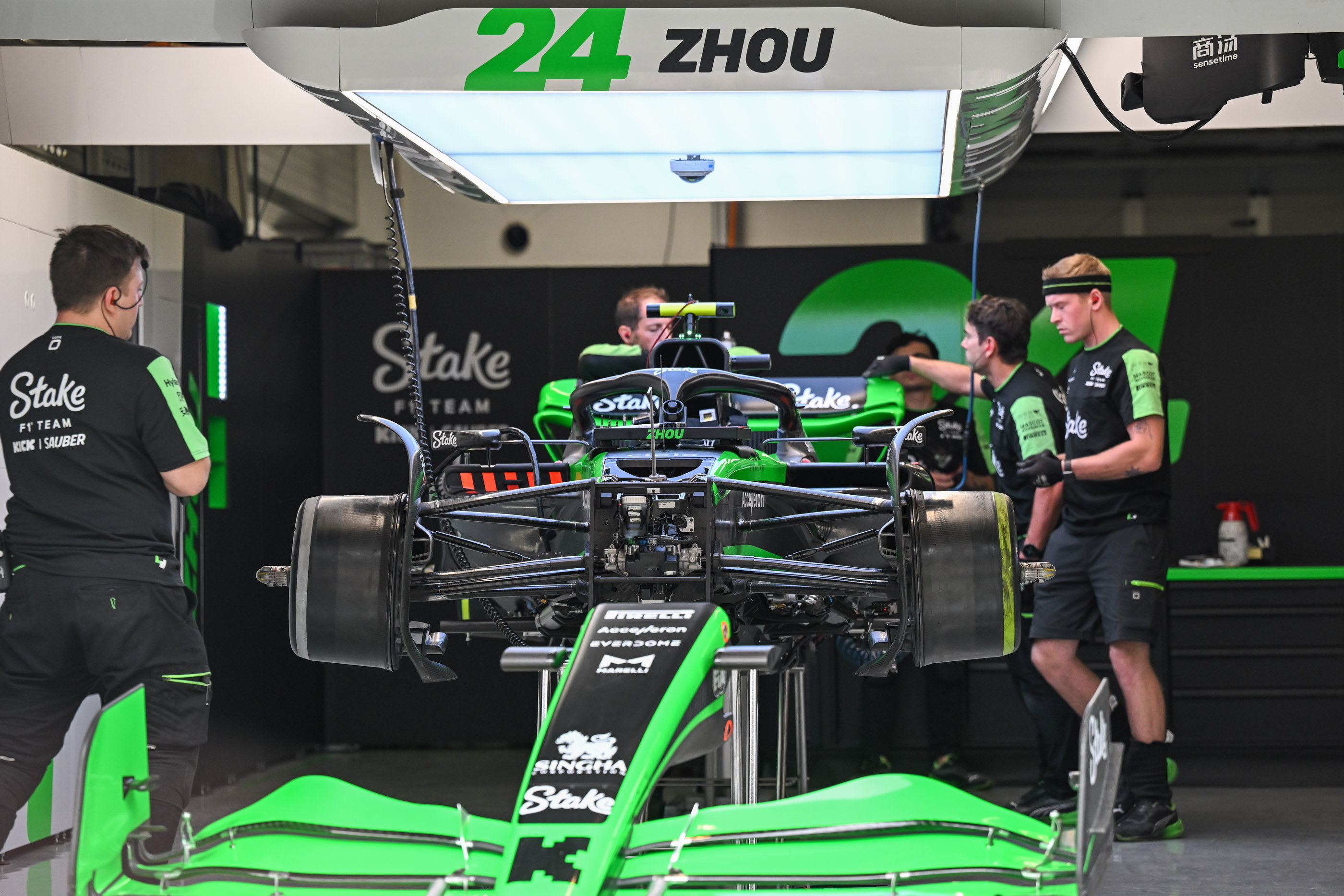 红牛二队翻盘阿斯顿马丁，阿隆索刷新纪录