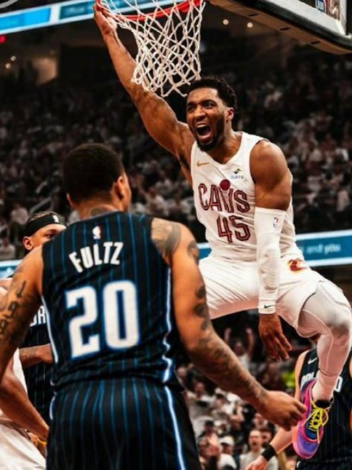 北京队完胜魔术,米切尔带队取胜 北京队完胜魔术,米切尔带队取胜