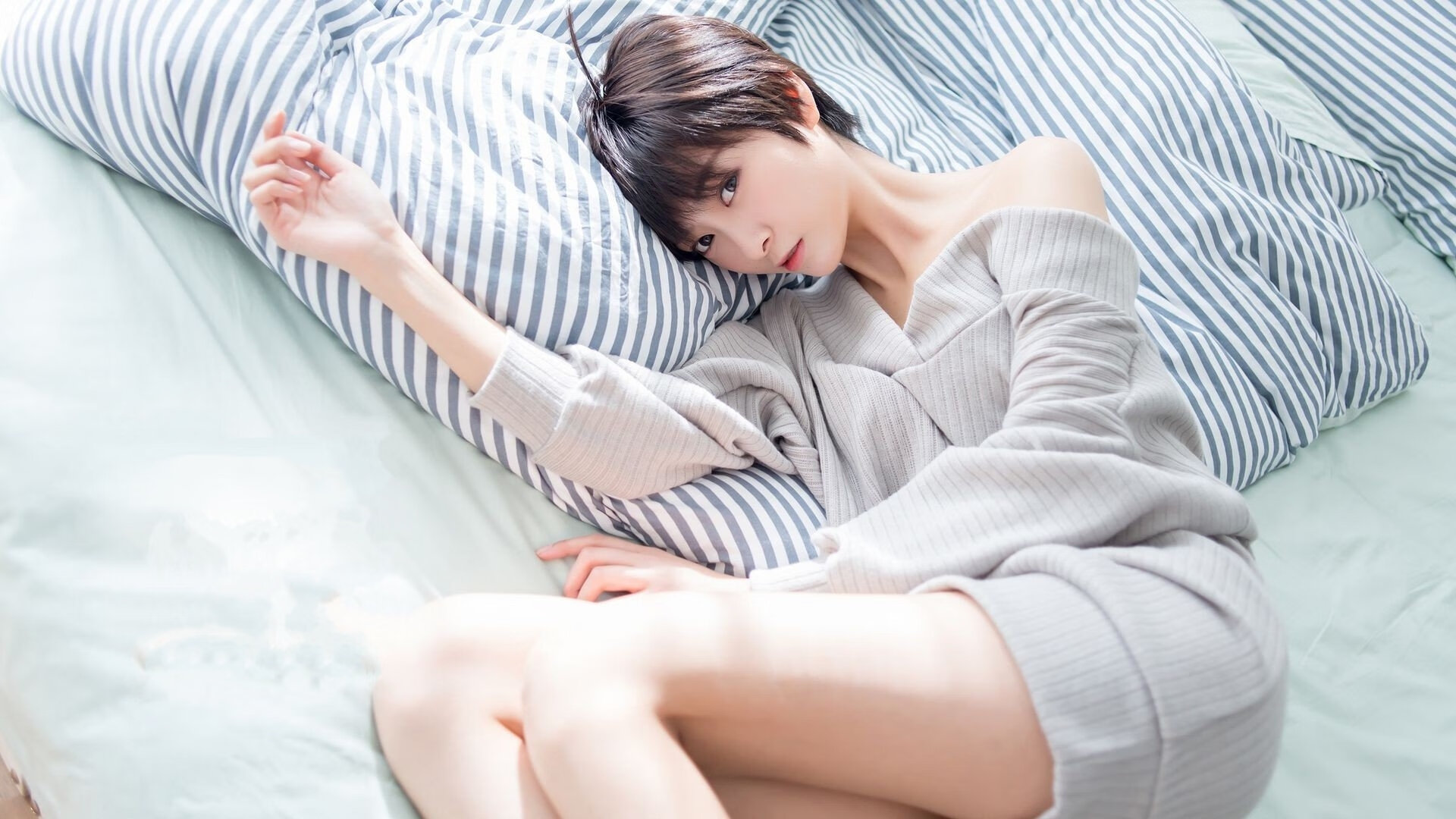 冰川之下，库尔图瓦在激流中重塑金身—于加拿大与尼日利亚的战争废墟上，一个门神的孤高加冕