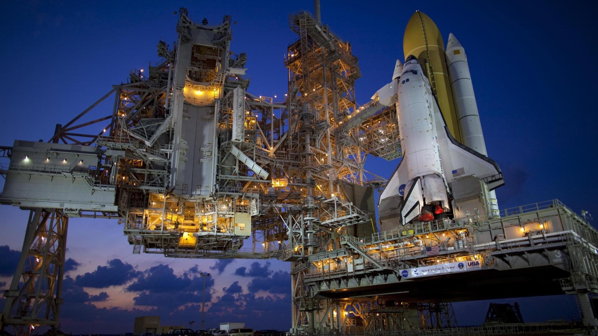 足球之夜，德布劳内闪耀，葡萄牙淘汰赛惊险过关利物浦